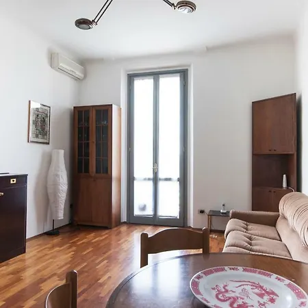 Youhosty - Segantini 73 * Milan