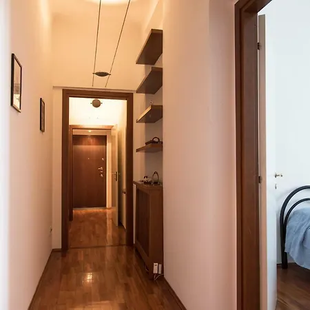 Youhosty - Segantini 73 Apartment
