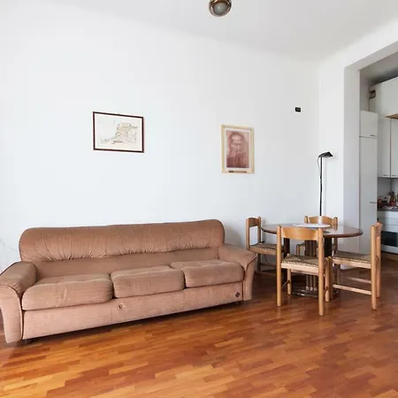 Youhosty - Segantini 73 Apartment